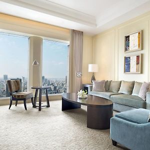 King Suite Skyline View